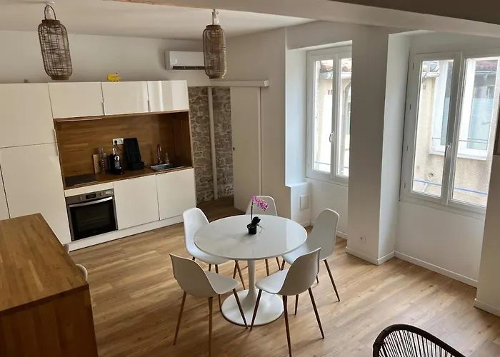 Apartment Coeur De Toits Un Rooftop Au Centre De Nimes