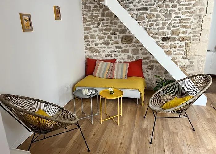 Coeur De Toits Un Rooftop Au Centre De * Nimes